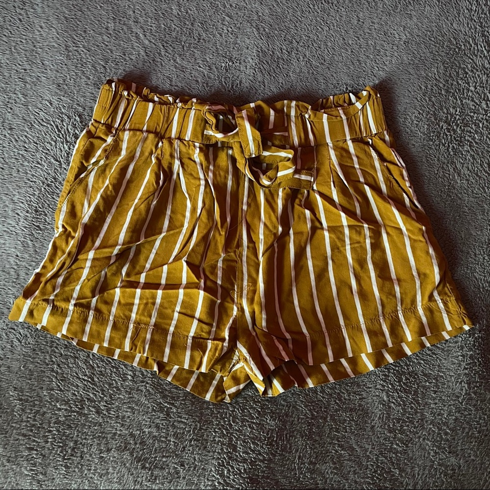 STRIPED HIGH WAISTED TIE SHORTS • FASHION NOVA